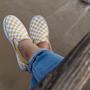 Mustard checked vans!
